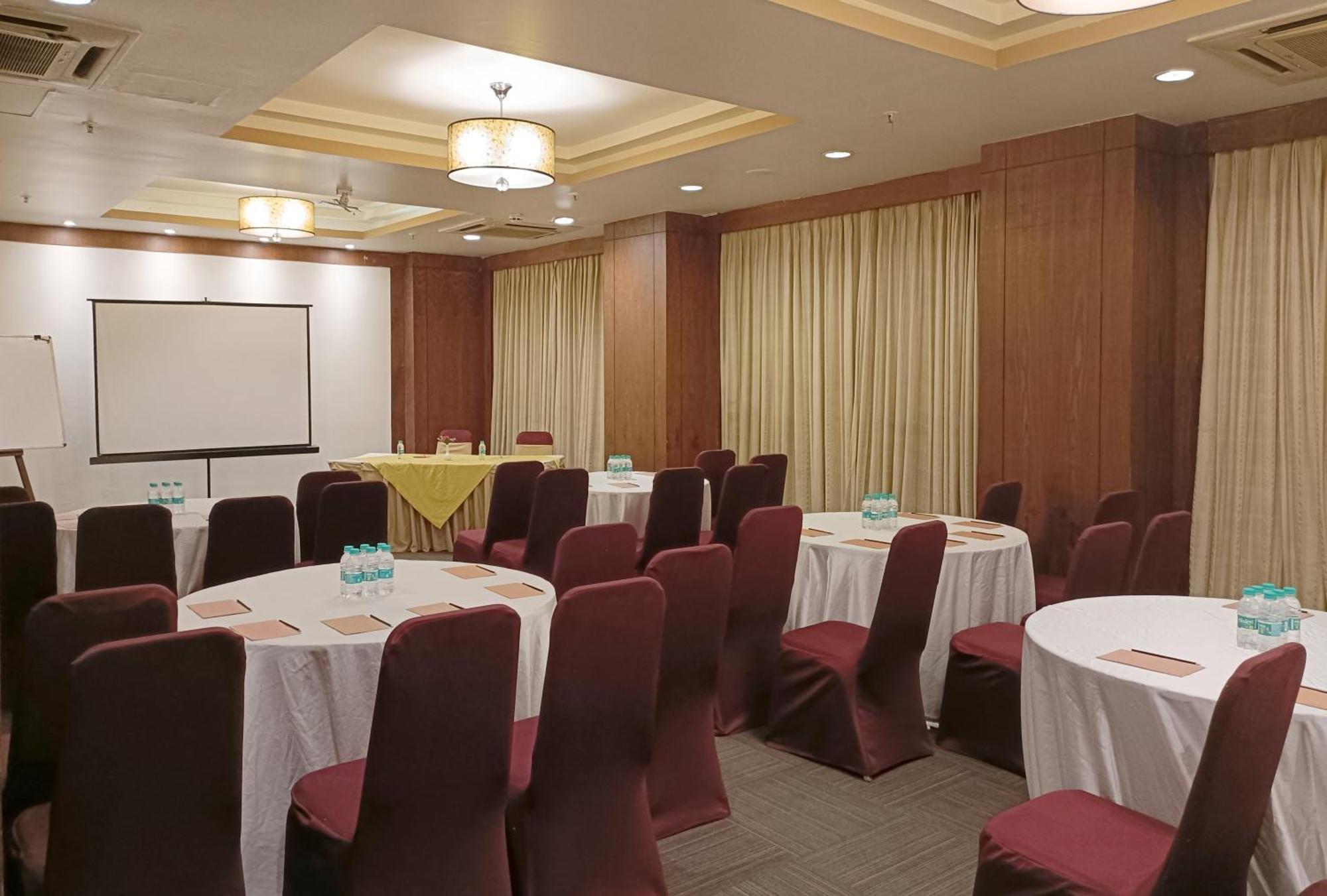 Vesta International Hotel Jaipur Exterior photo