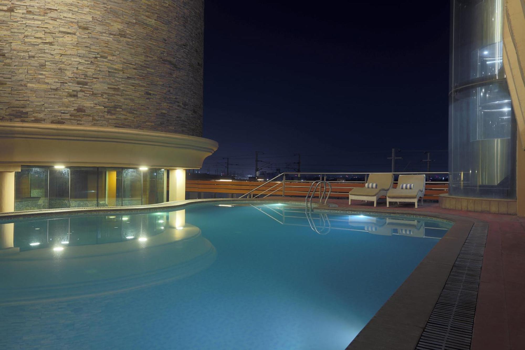 Vesta International Hotel Jaipur Exterior photo