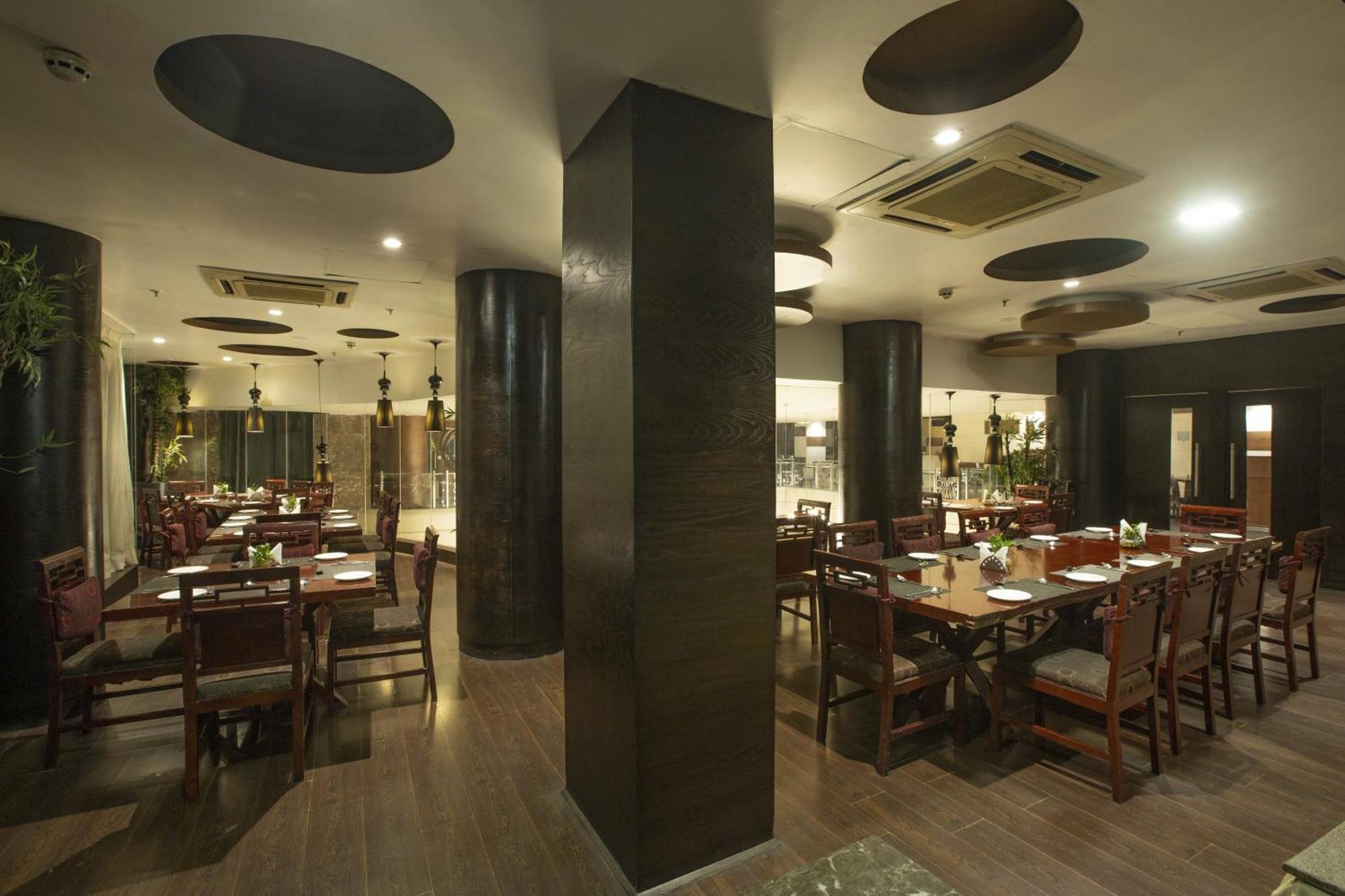 Vesta International Hotel Jaipur Exterior photo