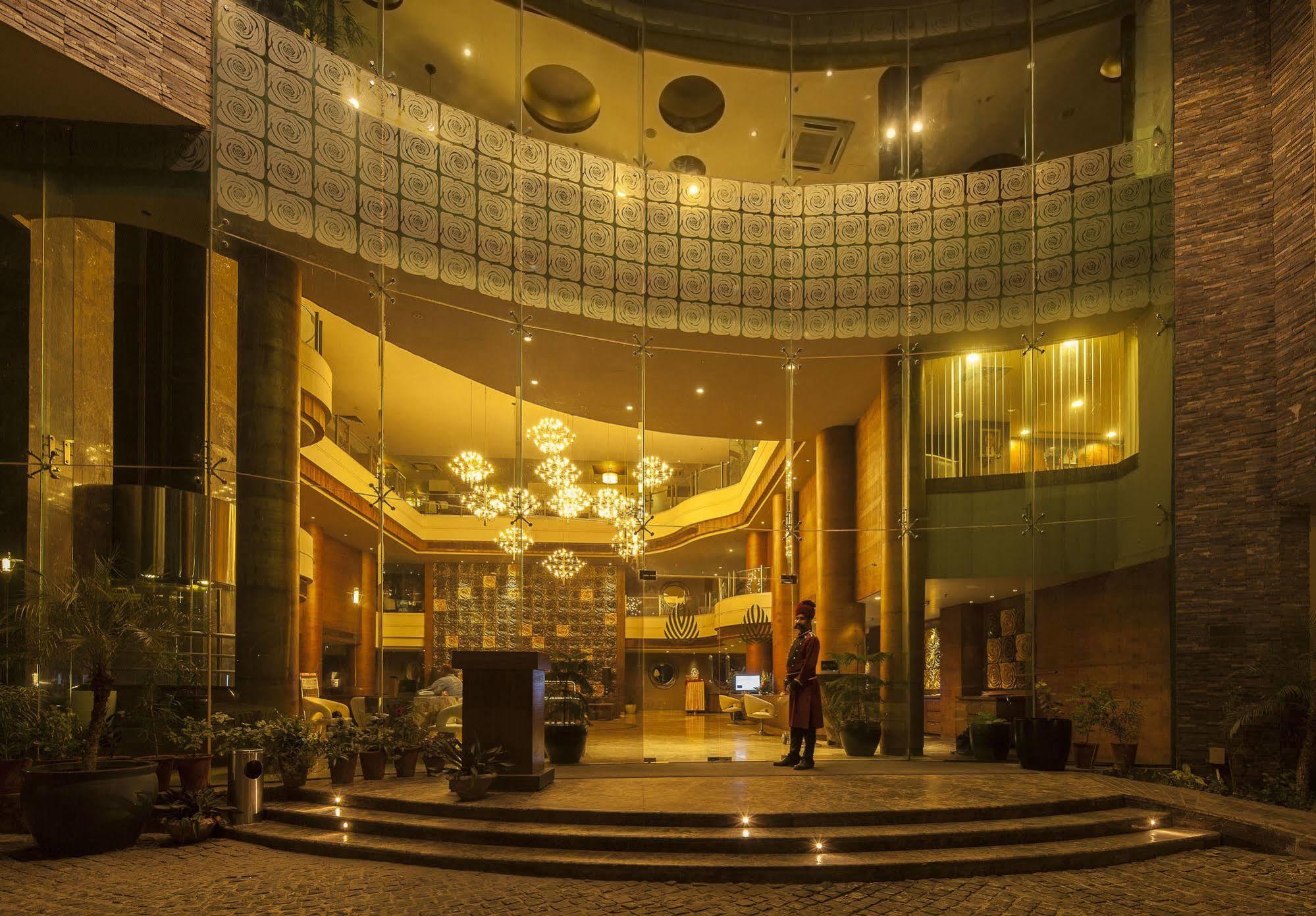 Vesta International Hotel Jaipur Exterior photo